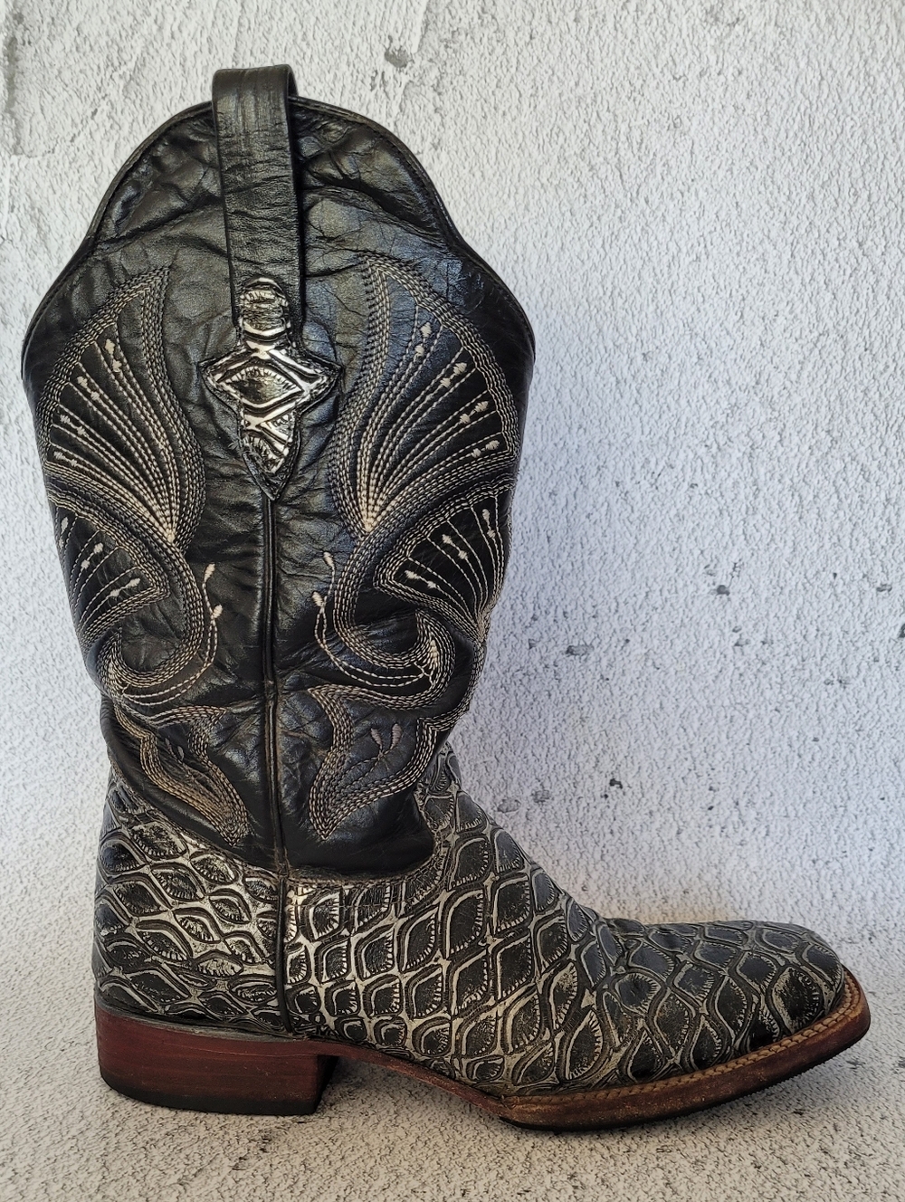 Pistolero Vintage Western Leather Cowboy Boots Reptile Print Embroidered Black